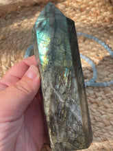 Load image into Gallery viewer, Labradorite Tower