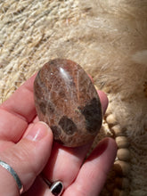 Load image into Gallery viewer, Sunstone Palm Stone