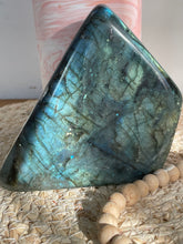 Load image into Gallery viewer, Labradorite Free Form
