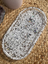 Load image into Gallery viewer, Howlite Crystal Chip Resin Display Trinket Dish