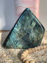 Load image into Gallery viewer, Labradorite Free Form