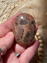 Load image into Gallery viewer, Sunstone Palm Stone