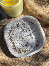 Load image into Gallery viewer, Howlite Crystal Chip Resin Display Trinket Dish