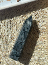 Load image into Gallery viewer, Larvakite Tower