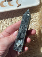 Load image into Gallery viewer, Larvakite Tower