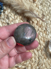 Load image into Gallery viewer, Labradorite Palm Stone