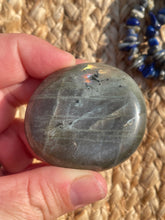 Load image into Gallery viewer, Labradorite Palm Stone