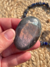 Load image into Gallery viewer, Labradorite Palm Stone