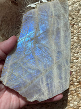 Load image into Gallery viewer, Moonstone Raw Slab
