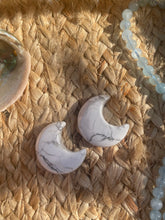 Load image into Gallery viewer, Howlite Moon Carving