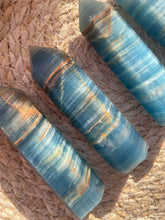 Load image into Gallery viewer, Blue Onyx Tower