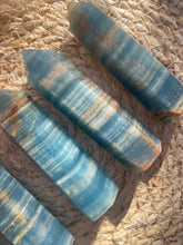 Load image into Gallery viewer, Blue Onyx Tower