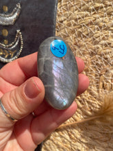 Load image into Gallery viewer, Labradorite Palm Stone