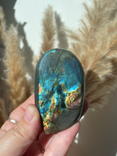 Load image into Gallery viewer, Labradorite Free Form