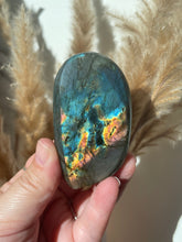 Load image into Gallery viewer, Labradorite Free Form
