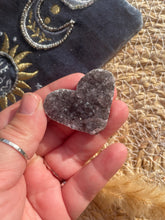 Load image into Gallery viewer, Amethyst Heart Cluster Carving