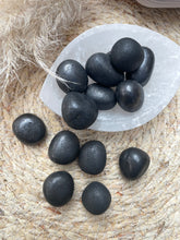 Load image into Gallery viewer, Shungite Tumble Stone