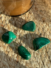 Load image into Gallery viewer, Malachite Tumble Stone