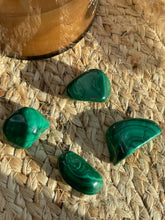 Load image into Gallery viewer, Malachite Tumble Stone