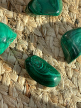 Load image into Gallery viewer, Malachite Tumble Stone