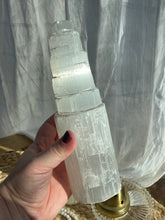 Load image into Gallery viewer, Large Selenite Satin Spa Tower