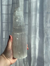 Load image into Gallery viewer, Large Selenite Satin Spa Tower