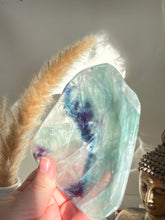 Load image into Gallery viewer, Fluorite Bowl