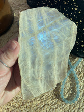 Load image into Gallery viewer, Moonstone Raw Slab