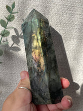 Load image into Gallery viewer, Labradorite Tower