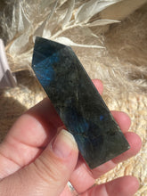 Load image into Gallery viewer, Labradorite Tower