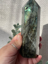 Load image into Gallery viewer, Labradorite Tower