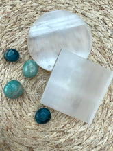 Load image into Gallery viewer, Selenite Charging Plate - Round