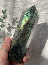 Load image into Gallery viewer, Labradorite Tower