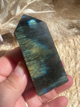 Load image into Gallery viewer, Labradorite Tower