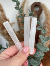 Load image into Gallery viewer, Selenite Stick