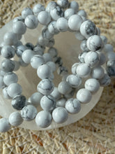 Load image into Gallery viewer, Howlite Bracelet