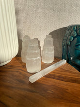 Load image into Gallery viewer, Selenite Tower
