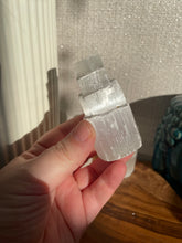 Load image into Gallery viewer, Selenite Tower