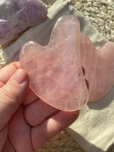 Load image into Gallery viewer, Rose Quartz Gua Sha Facial Tool