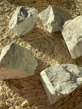 Load image into Gallery viewer, Raw Howlite