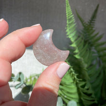Load image into Gallery viewer, Strawberry Quartz Moon Carving