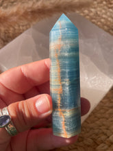 Load image into Gallery viewer, Blue Onyx Lemurian Aquatine Tower
