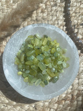 Load image into Gallery viewer, Serpentine Crystal Chip Jar
