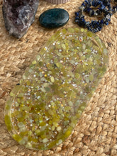Load image into Gallery viewer, Serpentine Crystal Chip Resin Display Trinket Dish
