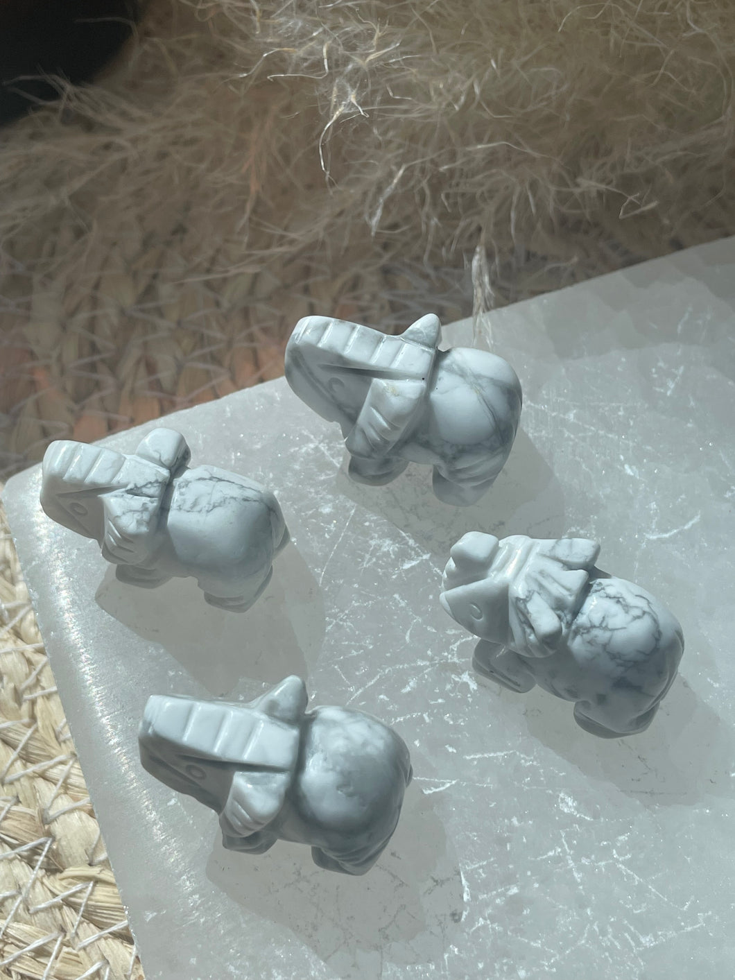Howlite Mini Elephant Carving