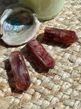 Load image into Gallery viewer, Mini Fire Quartz Tower
