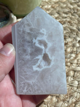 Load image into Gallery viewer, Druzy Agate Tower
