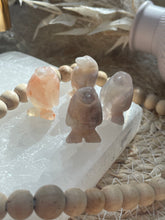 Load image into Gallery viewer, Flower Agate Mini Penguin Carving

