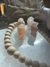 Load image into Gallery viewer, Flower Agate Mini Penguin Carving
