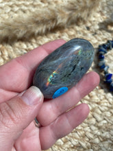 Load image into Gallery viewer, Labradorite Palm Stone
